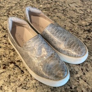 J/slides silver snakeskin sneaker